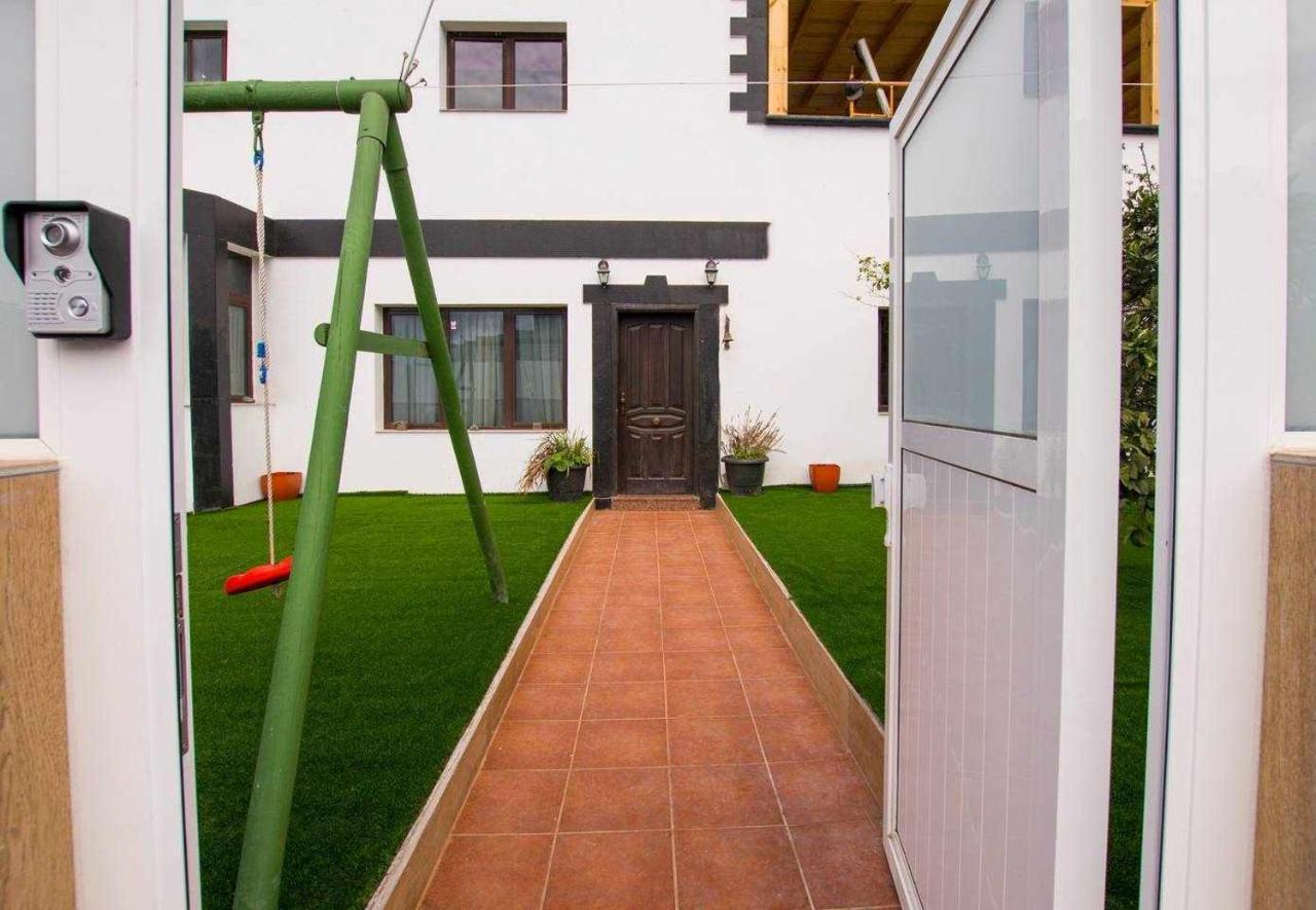 Villa Palacios Herrero Tahiche ภายนอก รูปภาพ