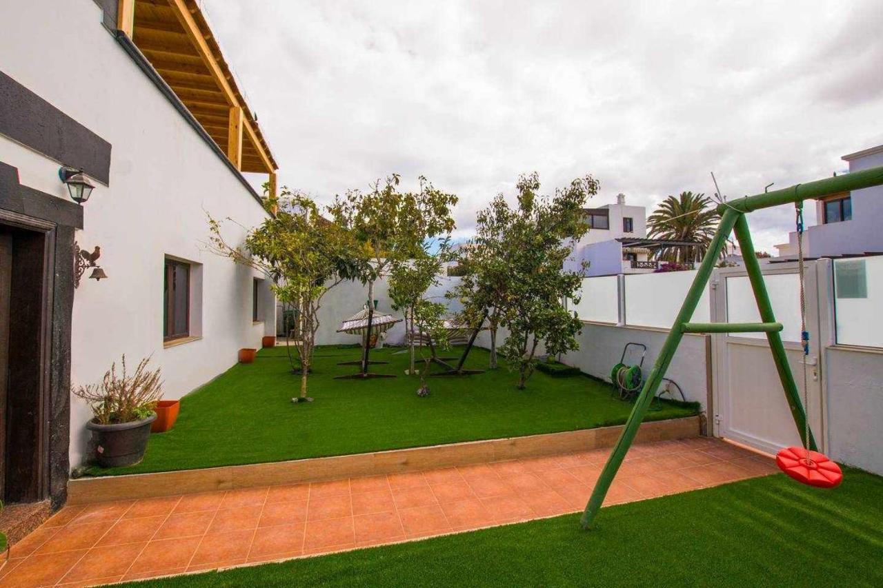 Villa Palacios Herrero Tahiche ภายนอก รูปภาพ
