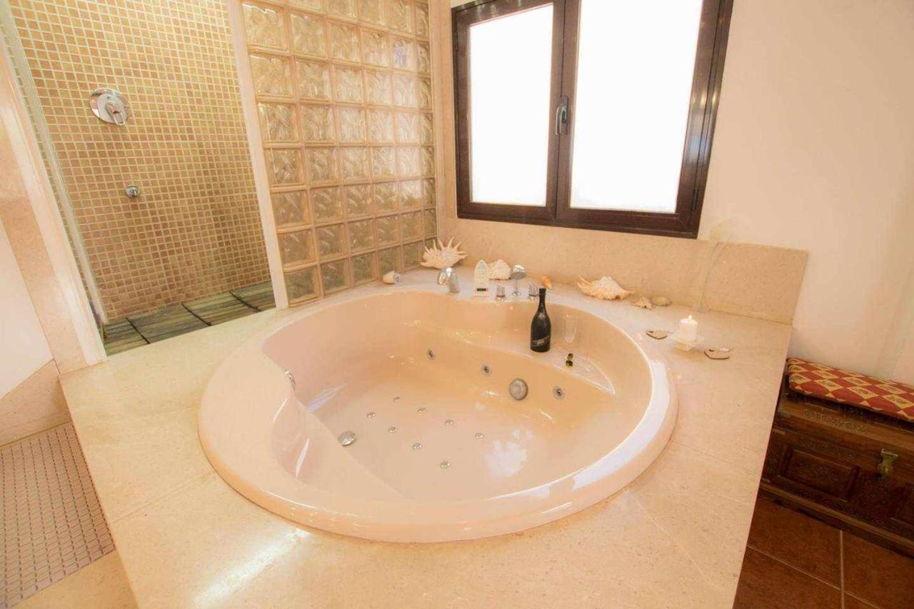 Villa Palacios Herrero Tahiche ภายนอก รูปภาพ