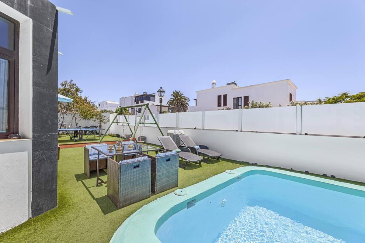 Villa Palacios Herrero Tahiche ภายนอก รูปภาพ